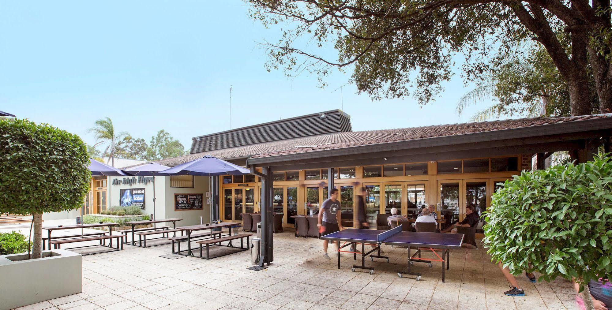 Nightcap At High Flyer Hotel Bankstown Exterior foto